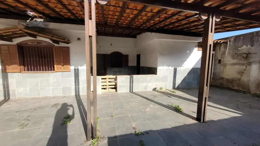 Foto 1 de Casa com 2 Quartos à venda, 210m² em Santa Terezinha, Belo Horizonte