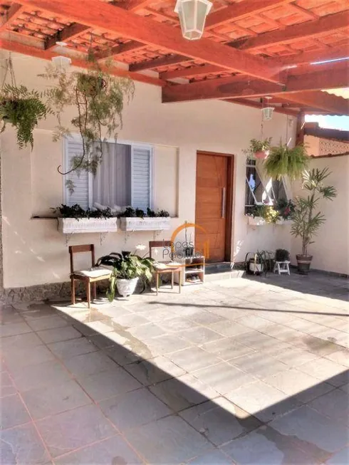 Foto 1 de Casa com 2 Quartos à venda, 83m² em Vila Thais, Atibaia