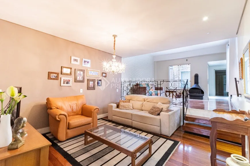 Foto 1 de Apartamento com 4 Quartos à venda, 186m² em Rio Branco, Porto Alegre