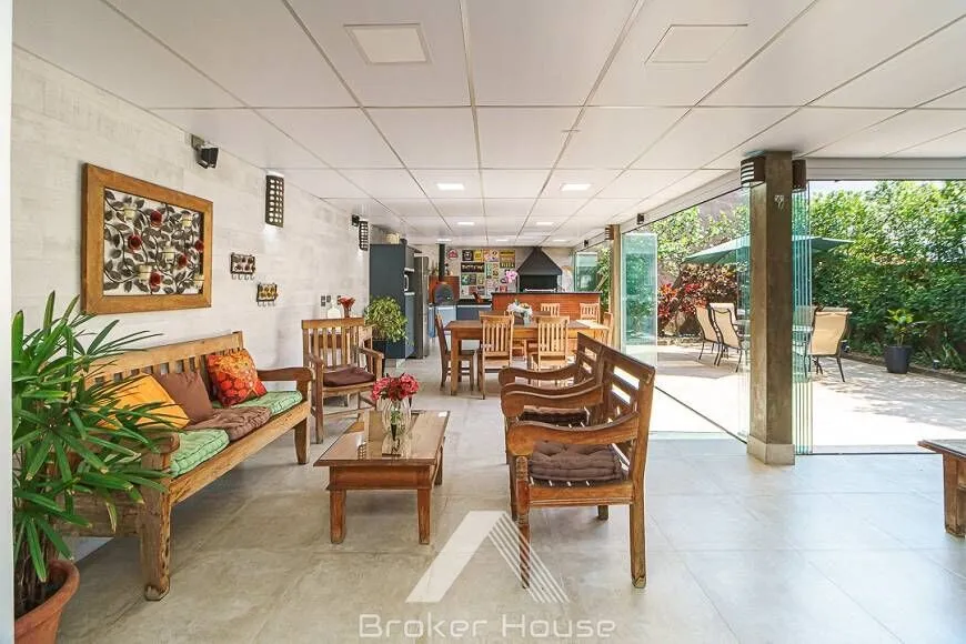 Foto 1 de Casa com 4 Quartos à venda, 350m² em Alto Da Boa Vista, São Paulo