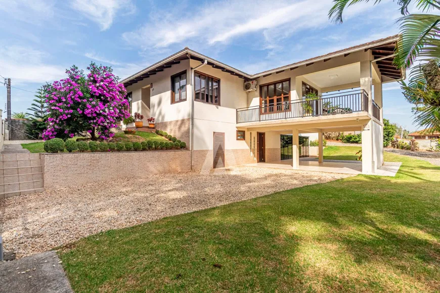 Foto 1 de Casa com 3 Quartos à venda, 327m² em Iririú, Joinville