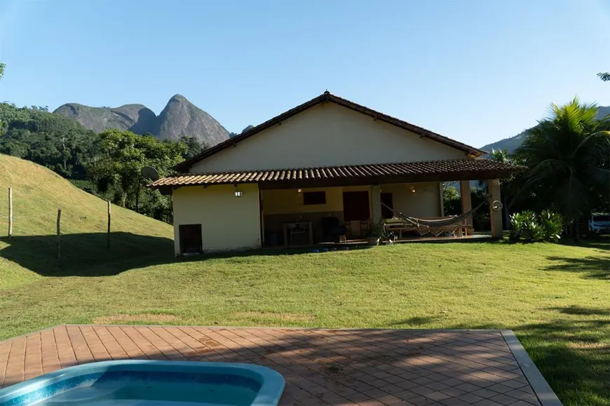 Foto 1 de Fazenda/Sítio com 3 Quartos à venda, 26800m² em Sapucaia, Marilândia