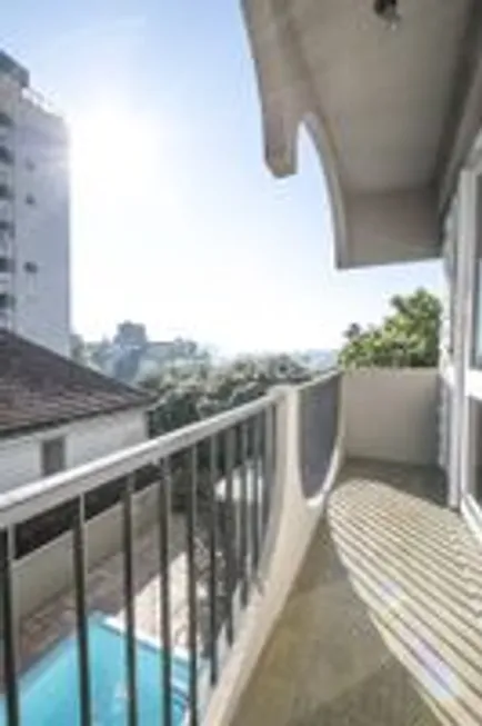 Foto 1 de Apartamento com 3 Quartos à venda, 113m² em Floresta, Porto Alegre