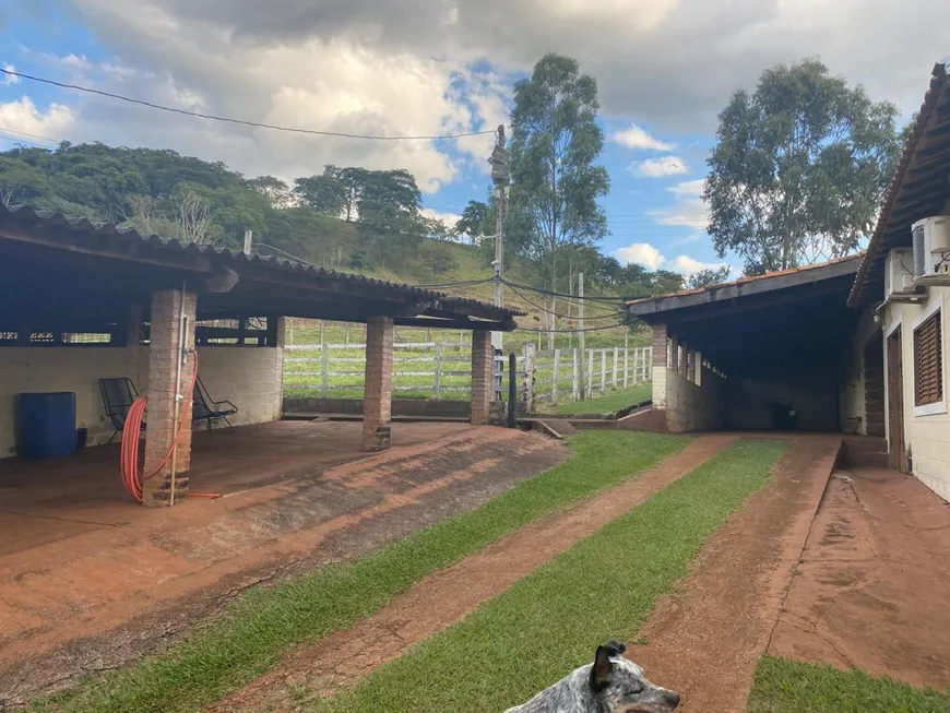 Foto 1 de Fazenda/Sítio com 3 Quartos à venda, 6m² em Centro, São Simão