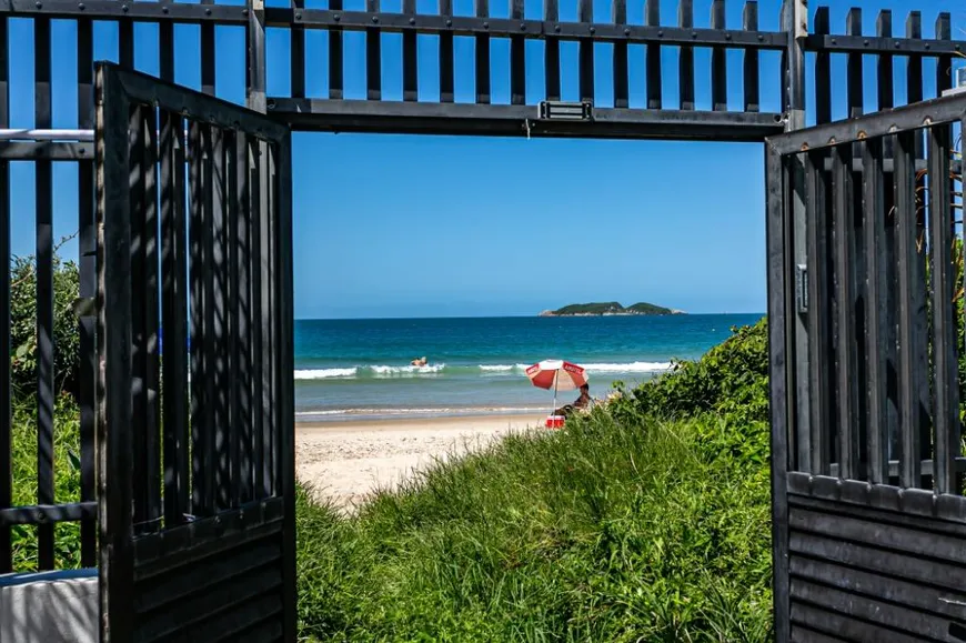 Foto 1 de Casa com 4 Quartos à venda, 779m² em Ingleses do Rio Vermelho, Florianópolis