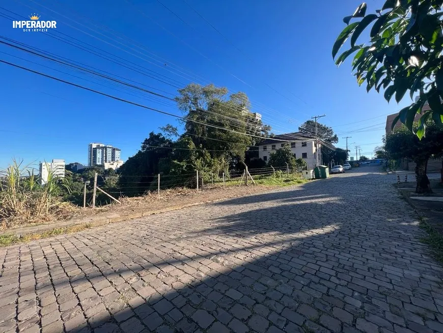 Foto 1 de Lote/Terreno à venda, 897m² em Panazzolo, Caxias do Sul