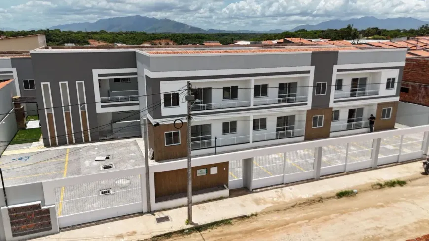 Foto 1 de Apartamento com 2 Quartos à venda, 50m² em Ancuri, Itaitinga