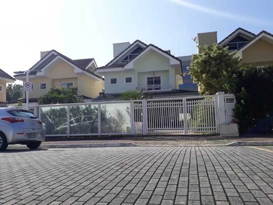 Foto 1 de Casa de Condomínio com 4 Quartos para alugar, 320m² em Recreio Dos Bandeirantes, Rio de Janeiro