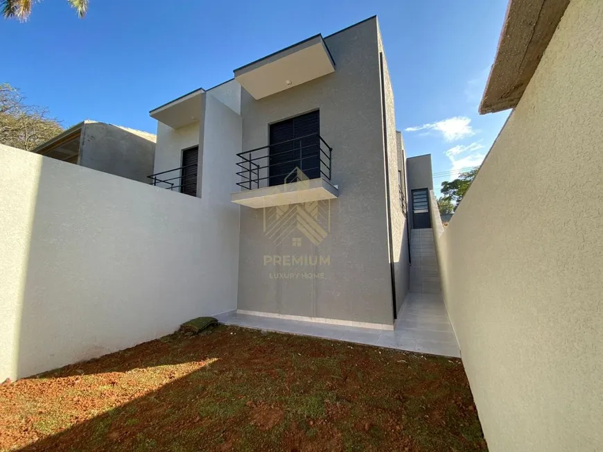Foto 1 de Casa com 2 Quartos à venda, 60m² em Jardim Santo Antonio, Atibaia
