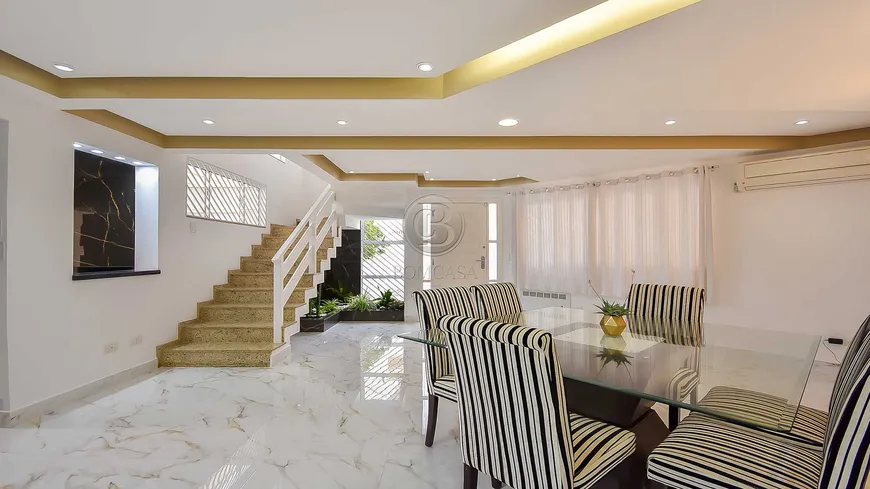 Foto 1 de Casa de Condomínio com 3 Quartos à venda, 250m² em Mercês, Curitiba