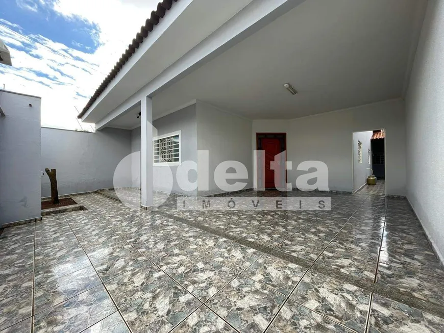 Foto 1 de Casa com 3 Quartos à venda, 200m² em Gravatás, Uberlândia