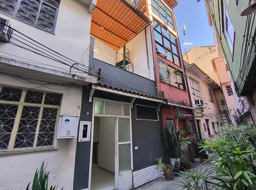 Foto 1 de Casa com 1 Quarto à venda, 59m² em Humaitá, Rio de Janeiro