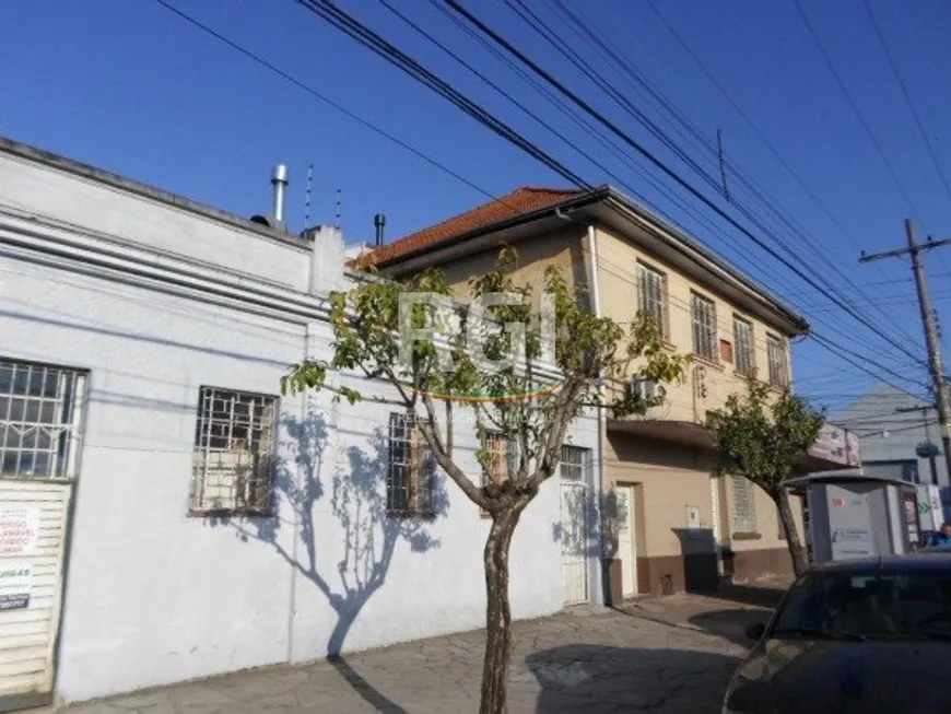 Foto 1 de Prédio Comercial com 3 Quartos à venda, 450m² em Navegantes, Porto Alegre