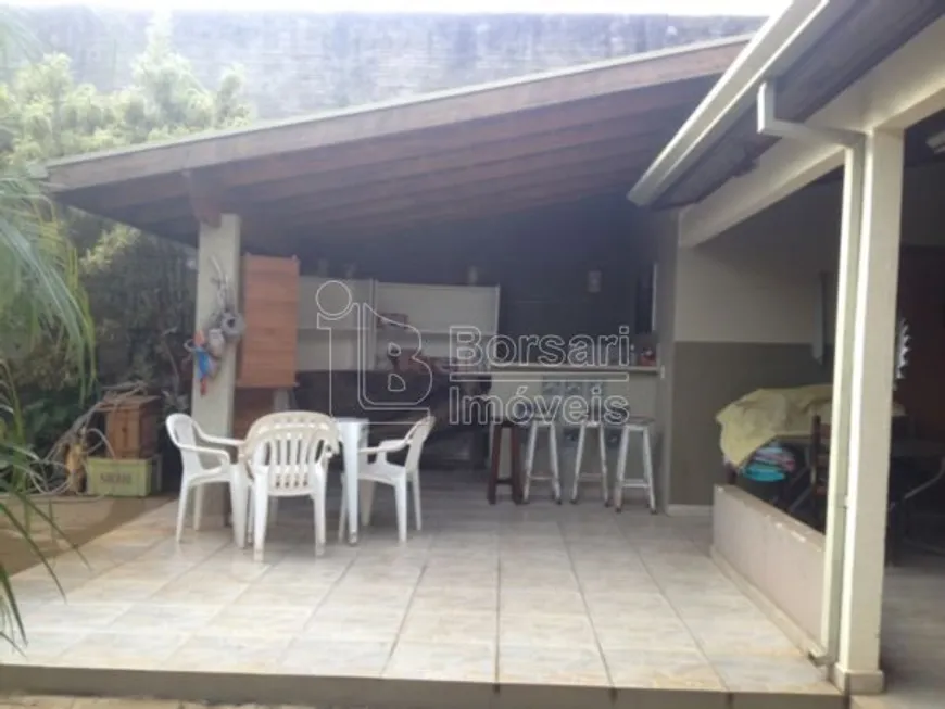 Foto 1 de Sobrado com 3 Quartos à venda, 240m² em Vila Xavier, Araraquara