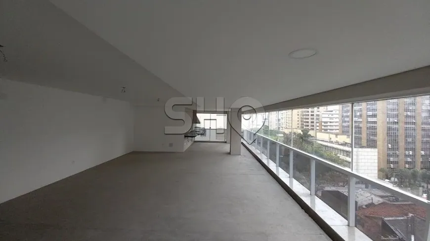 Foto 1 de Apartamento com 3 Quartos à venda, 240m² em Cerqueira César, São Paulo
