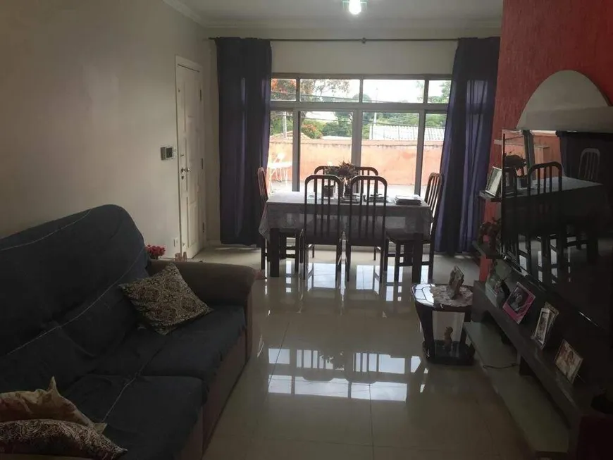 Foto 1 de Casa com 3 Quartos à venda, 230m² em Vila Brasílio Machado, São Paulo