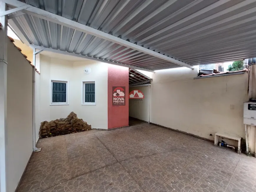 Foto 1 de Casa com 2 Quartos à venda, 93m² em Mombaça, Pindamonhangaba