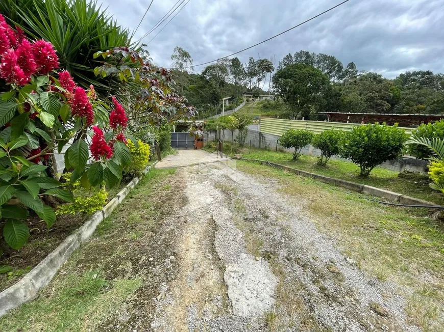 Foto 1 de Fazenda/Sítio com 3 Quartos à venda, 130m² em Caputera, Arujá