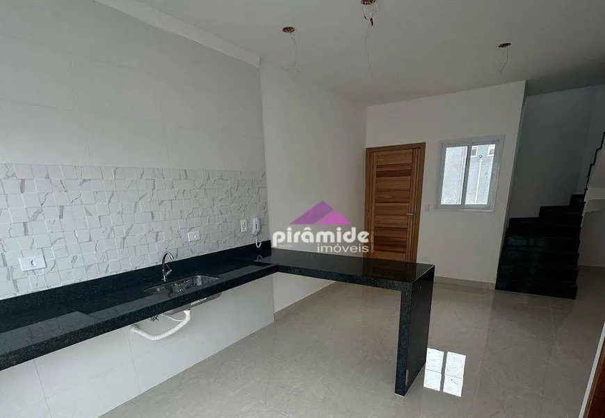 Foto 1 de Casa de Condomínio com 2 Quartos à venda, 84m² em Rio Do Ouro, Caraguatatuba