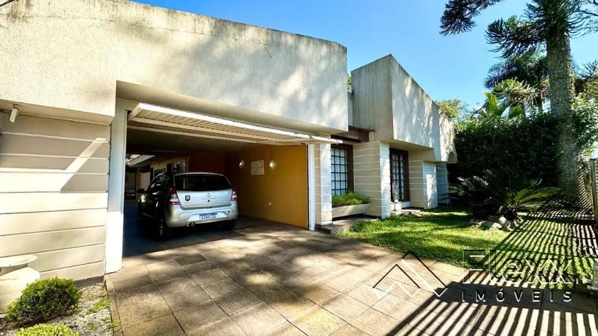 Foto 1 de Casa com 3 Quartos à venda, 217m² em Jardim Social, Curitiba