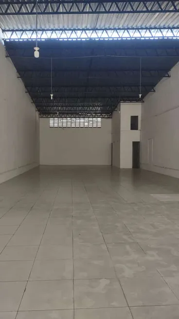 Foto 1 de Galpão/Depósito/Armazém para alugar, 225m² em Centro, Eusébio