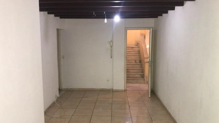 Foto 1 de Apartamento com 1 Quarto para alugar, 30m² em Leme, Rio de Janeiro