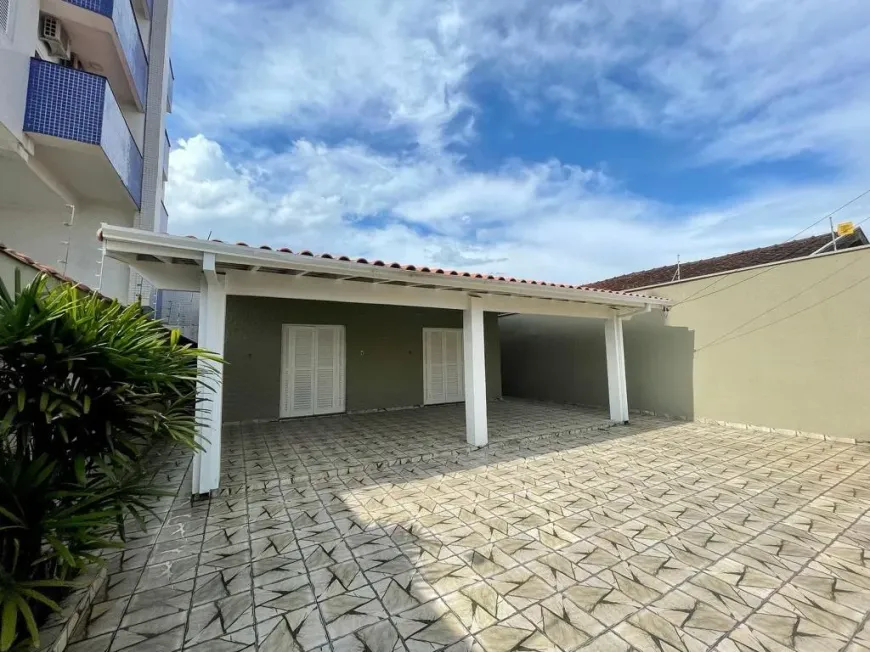 Foto 1 de Casa com 3 Quartos à venda, 185m² em Centro, Ubatuba