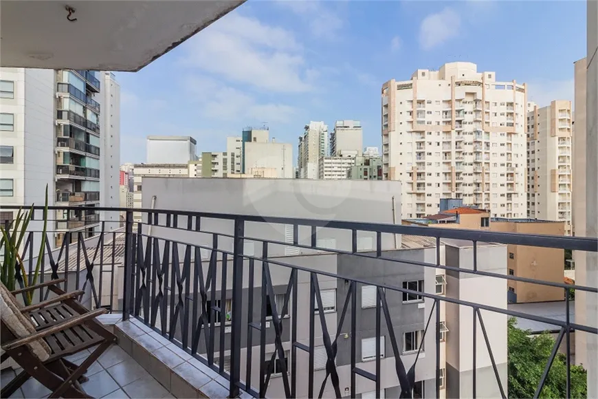 Foto 1 de Apartamento com 2 Quartos à venda, 65m² em Bela Vista, São Paulo