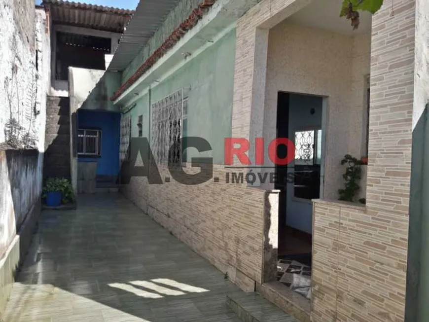 Foto 1 de Casa com 4 Quartos à venda, 140m² em Madureira, Rio de Janeiro