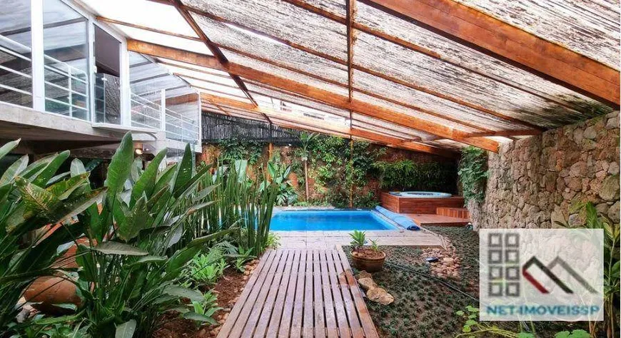 Foto 1 de Casa com 2 Quartos para alugar, 303m² em Alto de Pinheiros, São Paulo