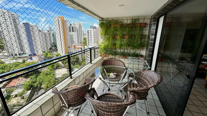Foto 1 de Apartamento com 4 Quartos à venda, 156m² em Tamarineira, Recife