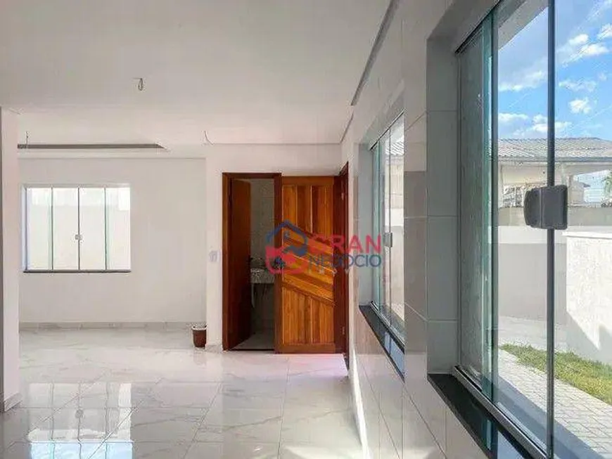 Foto 1 de Sobrado com 3 Quartos à venda, 95m² em Sitio Cercado, Curitiba