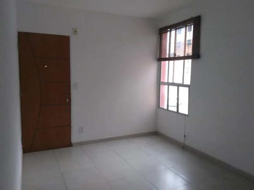 Foto 1 de Apartamento com 2 Quartos à venda, 41m² em Arsenal, São Gonçalo