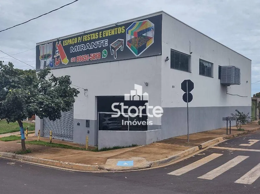 Foto 1 de Galpão/Depósito/Armazém à venda, 230m² em Aclimacao, Uberlândia