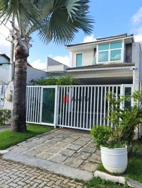 Foto 1 de Casa com 3 Quartos à venda, 250m² em Camboinhas, Niterói