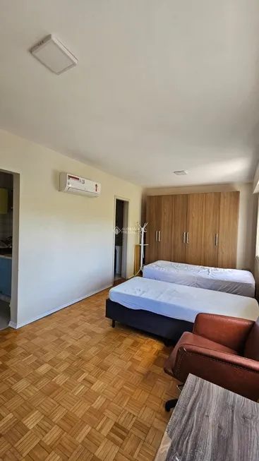 Foto 1 de Kitnet com 1 Quarto à venda, 33m² em Azenha, Porto Alegre