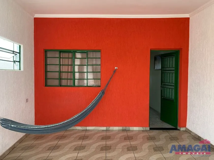 Foto 1 de Casa com 2 Quartos à venda, 211m² em Jardim Santo Antonio da Boa Vista, Jacareí