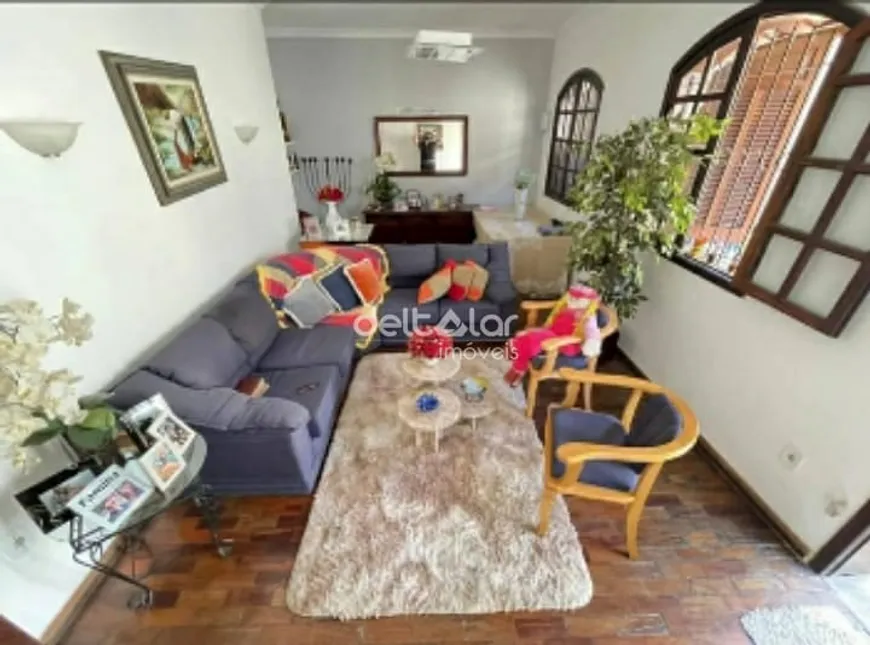 Foto 1 de Casa com 5 Quartos à venda, 303m² em Planalto, Belo Horizonte