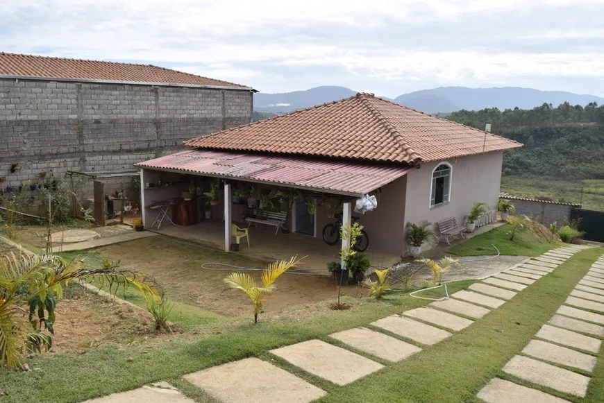 Foto 1 de Fazenda/Sítio com 2 Quartos à venda, 100m² em Centro, São João Del Rei