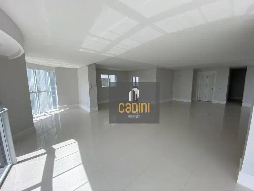 Foto 1 de Apartamento com 4 Quartos à venda, 237m² em Centro, Balneário Camboriú