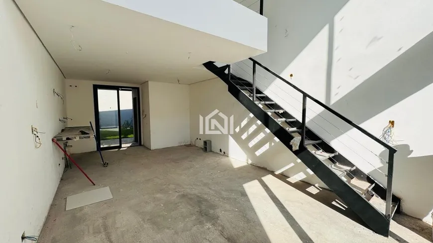 Foto 1 de Casa de Condomínio com 1 Quarto à venda, 84m² em Granja Viana, Cotia