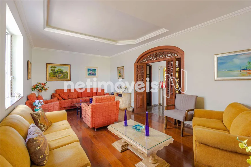Foto 1 de Casa com 4 Quartos à venda, 266m² em Colégio Batista, Belo Horizonte