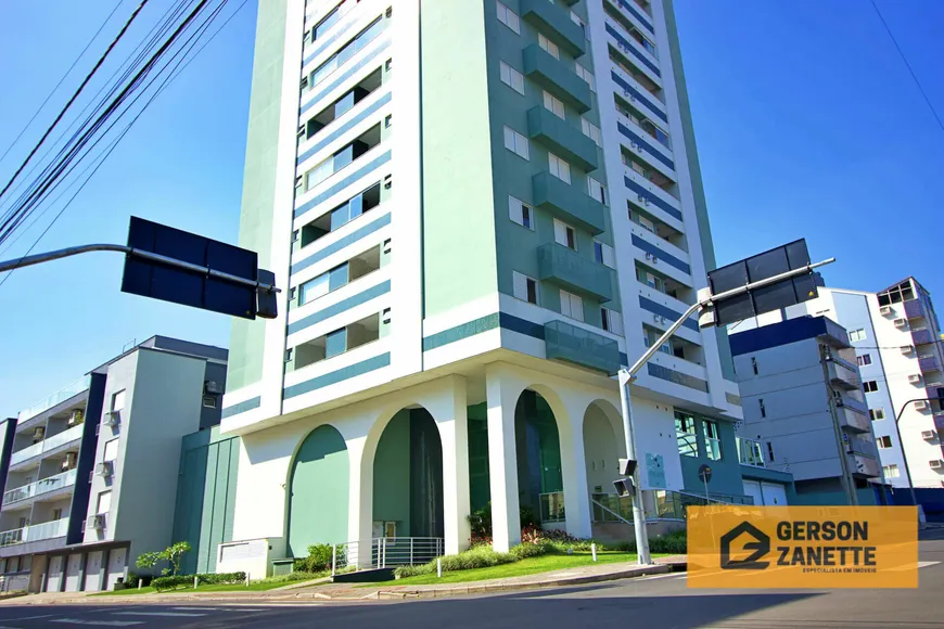 Foto 1 de Apartamento com 3 Quartos à venda, 95m² em Comerciario, Criciúma
