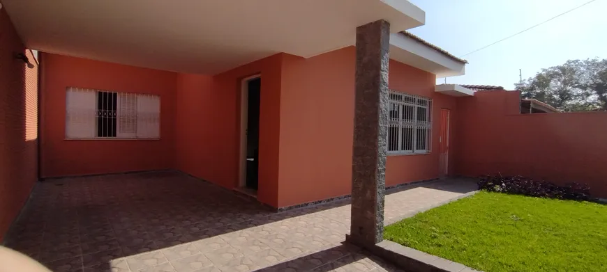 Foto 1 de Casa com 3 Quartos para alugar, 156m² em Jardim Siesta, Jacareí