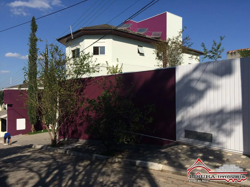 Foto 1 de Casa de Condomínio com 3 Quartos à venda, 316m² em Jardim Coleginho, Jacareí