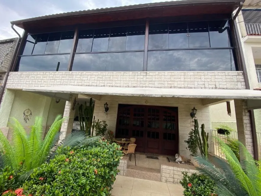 Foto 1 de Casa de Condomínio com 4 Quartos à venda, 351m² em  Vila Valqueire, Rio de Janeiro