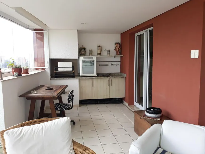 Foto 1 de Apartamento com 4 Quartos à venda, 204m² em Vila Sofia, São Paulo