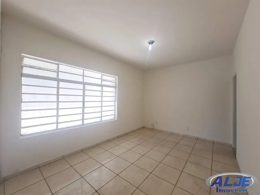 Foto 1 de Casa com 3 Quartos à venda, 145m² em Lorenzetti, Marília