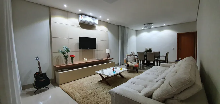 Foto 1 de Casa de Condomínio com 3 Quartos à venda, 163m² em Condomínio Belvedere, Cuiabá