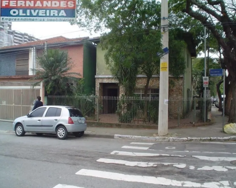 Foto 1 de Sobrado com 3 Quartos à venda, 300m² em Itaim Bibi, São Paulo